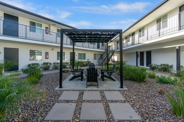 Images Torrance Gateway Apartments