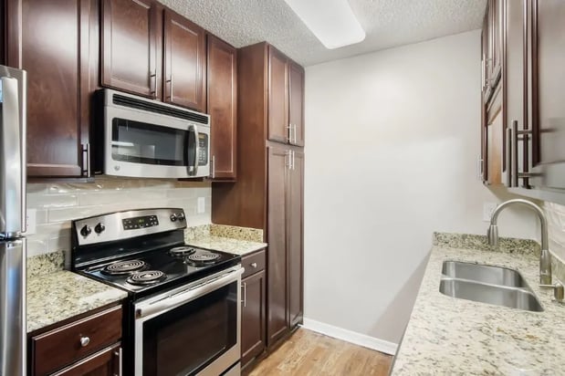 Images Lakeshore Pointe Resort Apartment Homes