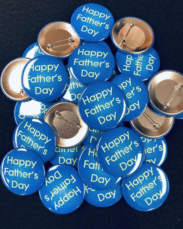 Images Wacky Buttons Inc.
