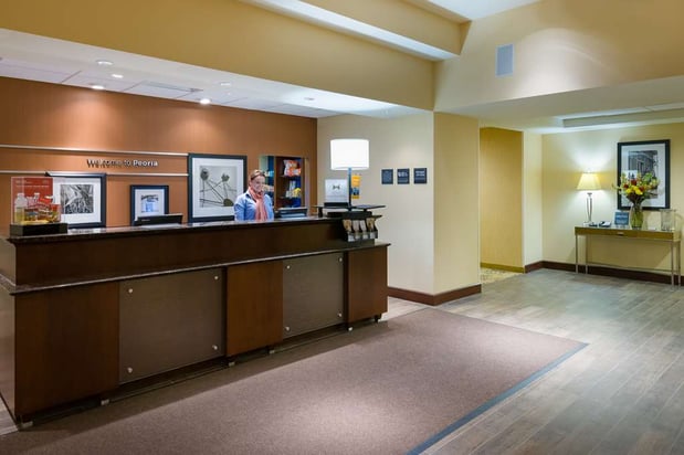 Images Hampton Inn & Suites Peoria at Grand Prairie, IL