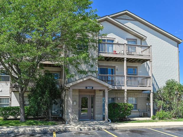 Images Reserve at Eagle Ridge Apartment Homes