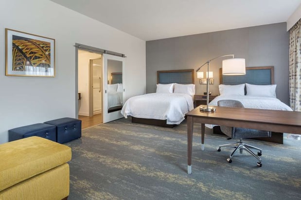 Images Hampton Inn & Suites Newport/Cincinnati