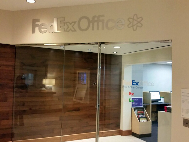 Images FedEx Office Print & Ship Center