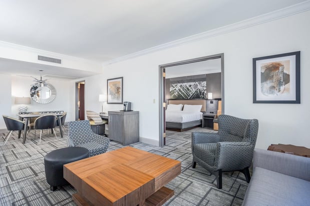 Images Holiday Inn Lafayette-City Centre by IHG