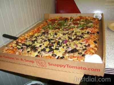 Snappy Tomato Pizza - The BEAST Pizza