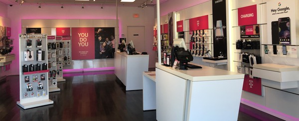 Interior photo of T-Mobile Store at 19th St & Telephone Rd, Moore, OK