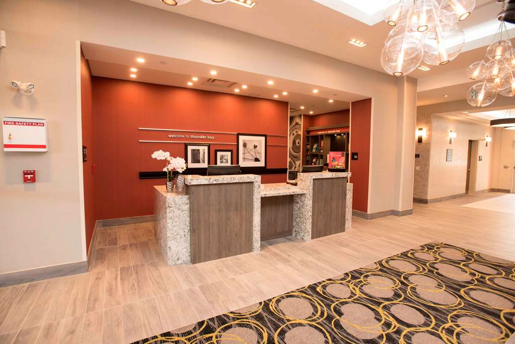 Reception Hampton Inn & Suites by Hilton Thunder Bay Thunder Bay (807)577-5000