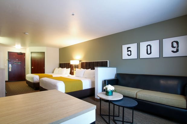 Images Oxford Suites Spokane Valley
