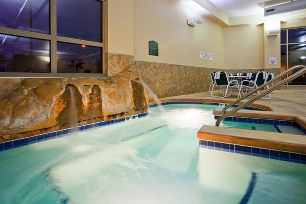 Images Holiday Inn Madison at the American Center by IHG