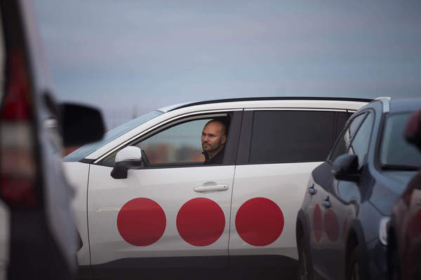 Securitas Mobil Security Mitarbeiter im Fahrzeug