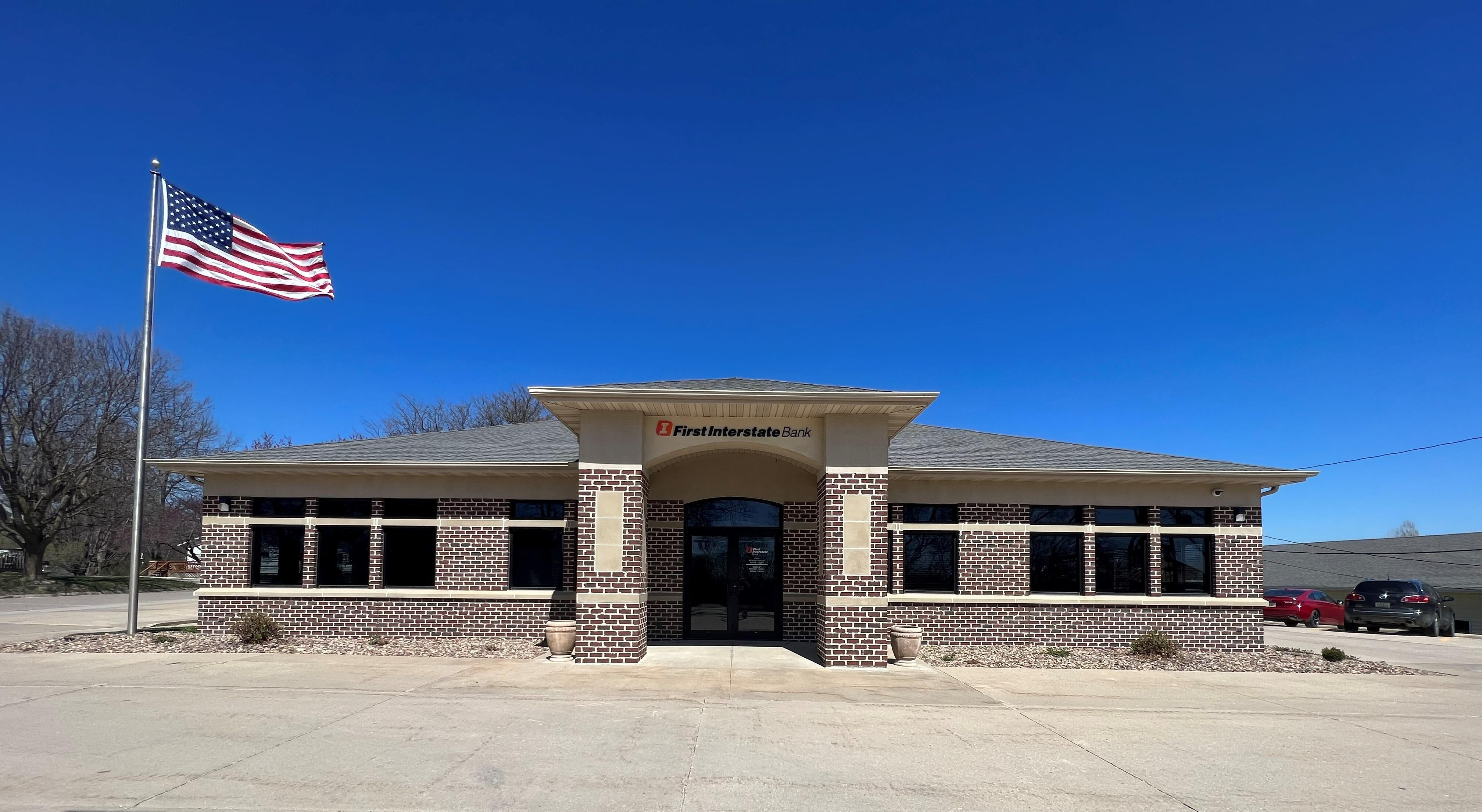 Exterior image of First Interstate Bank in Mount Ayr, IA.