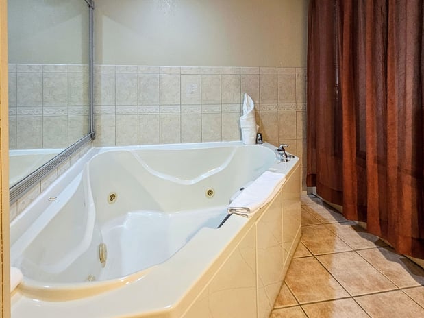Images Holiday Inn Belcamp - Aberdeen Area by IHG