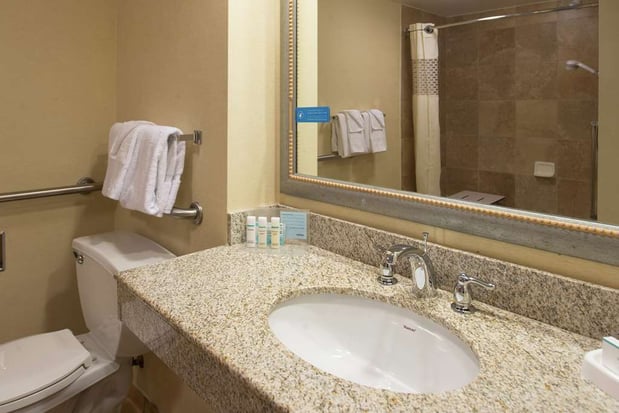 Images Hampton Inn & Suites Charlotte-Arrowood Rd.
