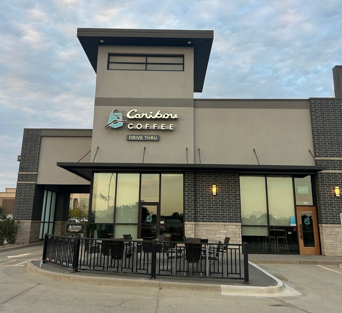 Storefront of the Caribou Coffee at 11895 Hickman Road in Urbandale