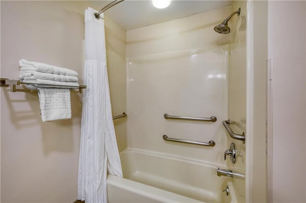 Images SureStay Plus by Best Western Elizabethtown Hershey