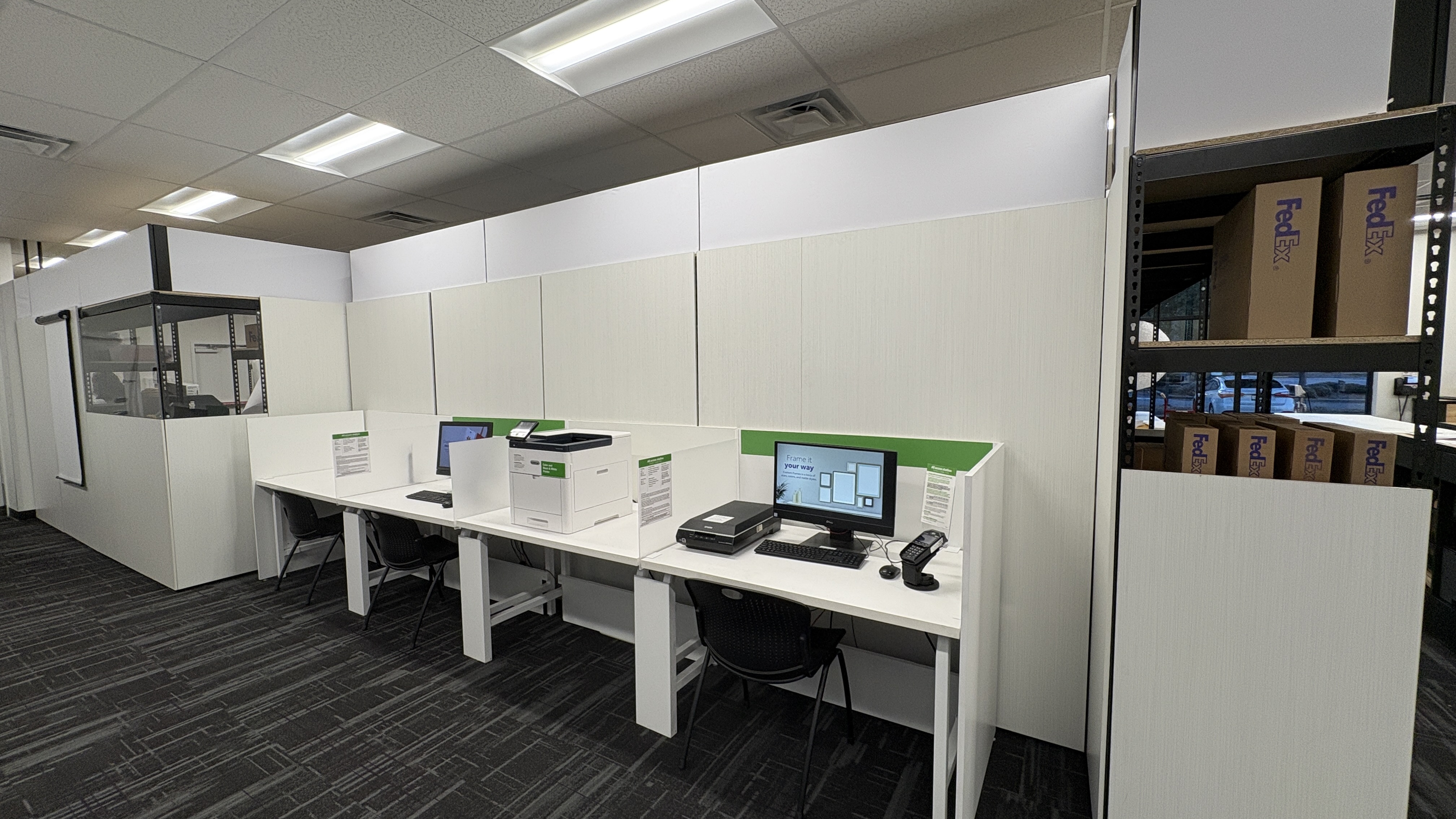 Computer Workstation Rentals in Columbia: Need a quiet place to work or print? Our computer rental stations are perfect for business travelers, students, and local professionals at Columbiana Circle.