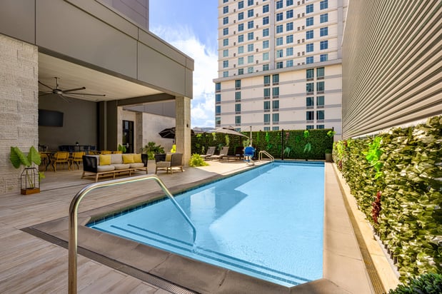 Images Holiday Inn & Suites Nashville Downtown - Broadway by IHG