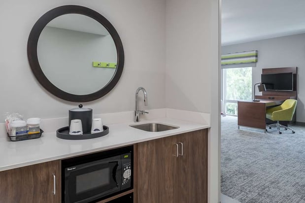Images Hampton Inn & Suites Cape Canaveral Cruise Port