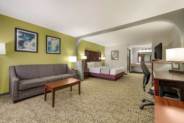 Images SureStay by Best Western Deer Park