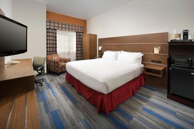 Images Holiday Inn Express & Suites Charlottesville - Ruckersville, an IHG Hotel