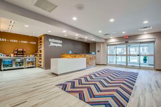Images Hampton Inn & Suites by Hilton Louisville East Oxmoor