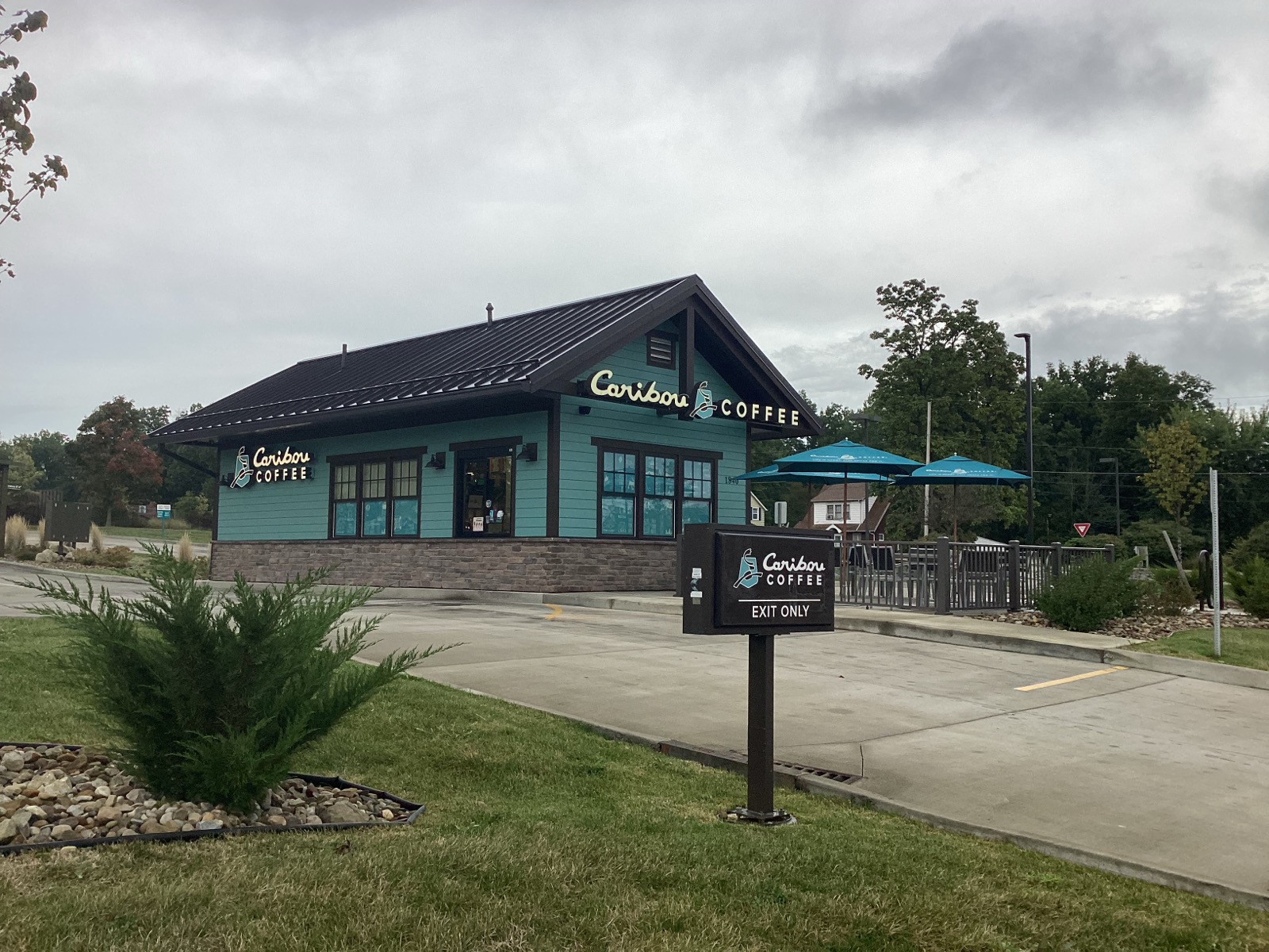 Storefront of the Caribou Coffee at 1840 Cleveland Rd in Wooster