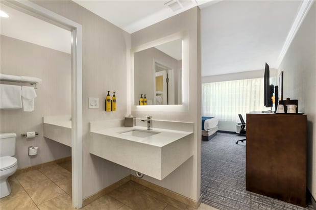 Images Best Western Plus Carriage Inn