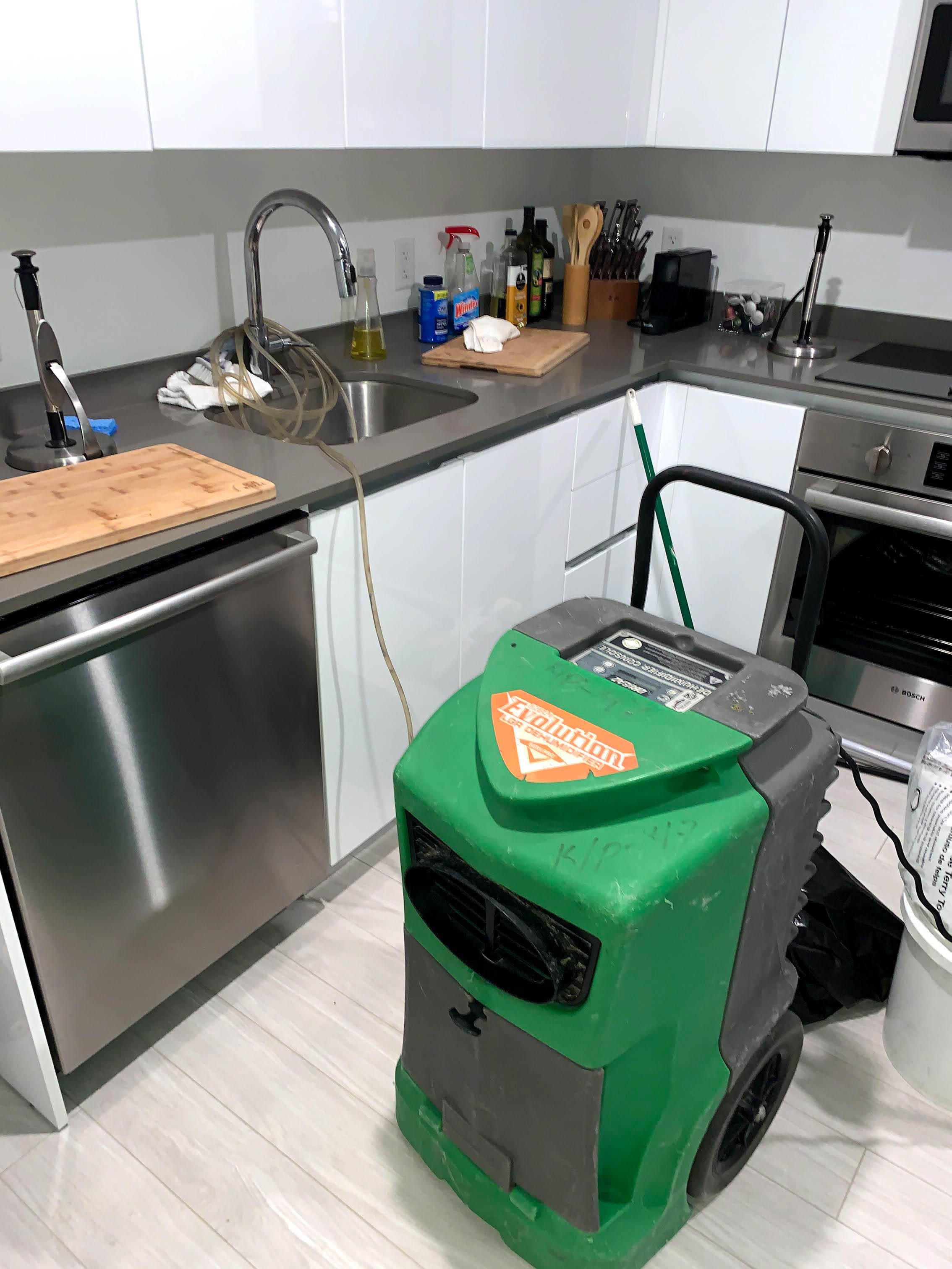 If a dishwasher causes a leak in your home or business, SERVPRO of Brickell is available to extract the water and repair the damage.