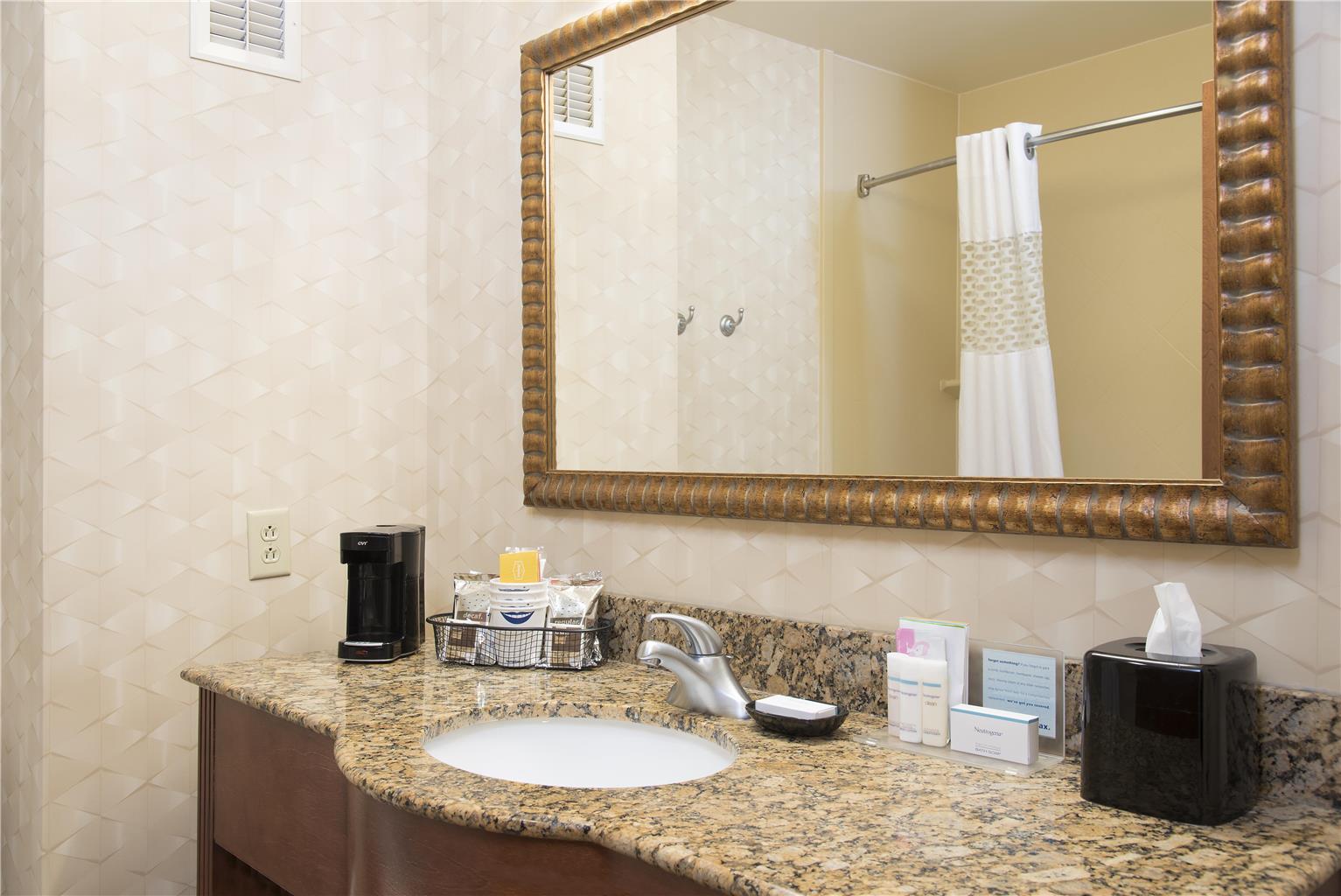 Guest room bath