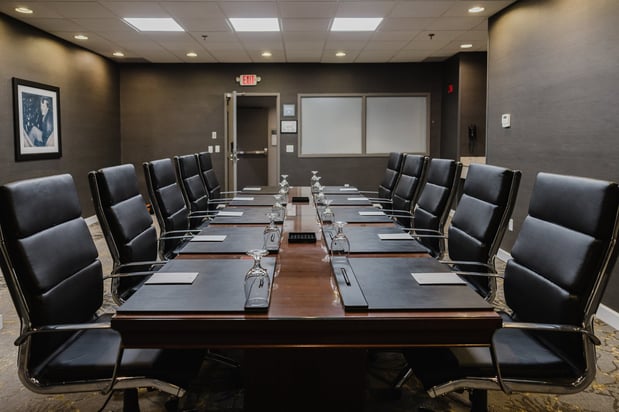 Images Crowne Plaza Suites Msp Airport - Mall of America by IHG