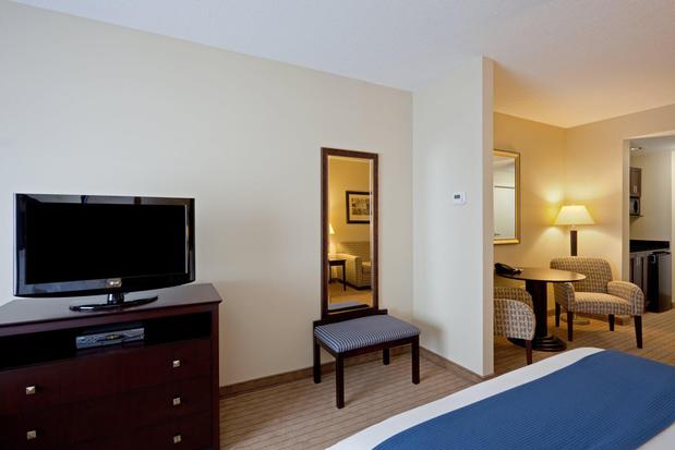 Images Holiday Inn Express & Suites Malone, an IHG Hotel