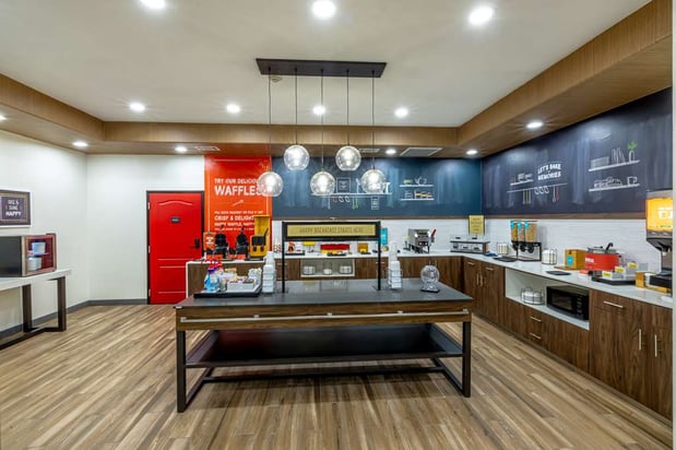 Images Hampton Inn & Suites Cleburne