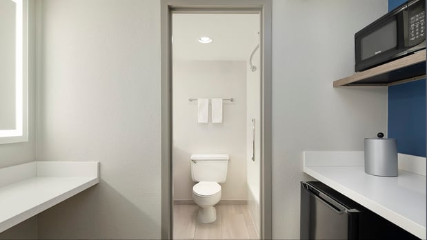 Images Holiday Inn Express Dallas Medical - Market Ctr by IHG