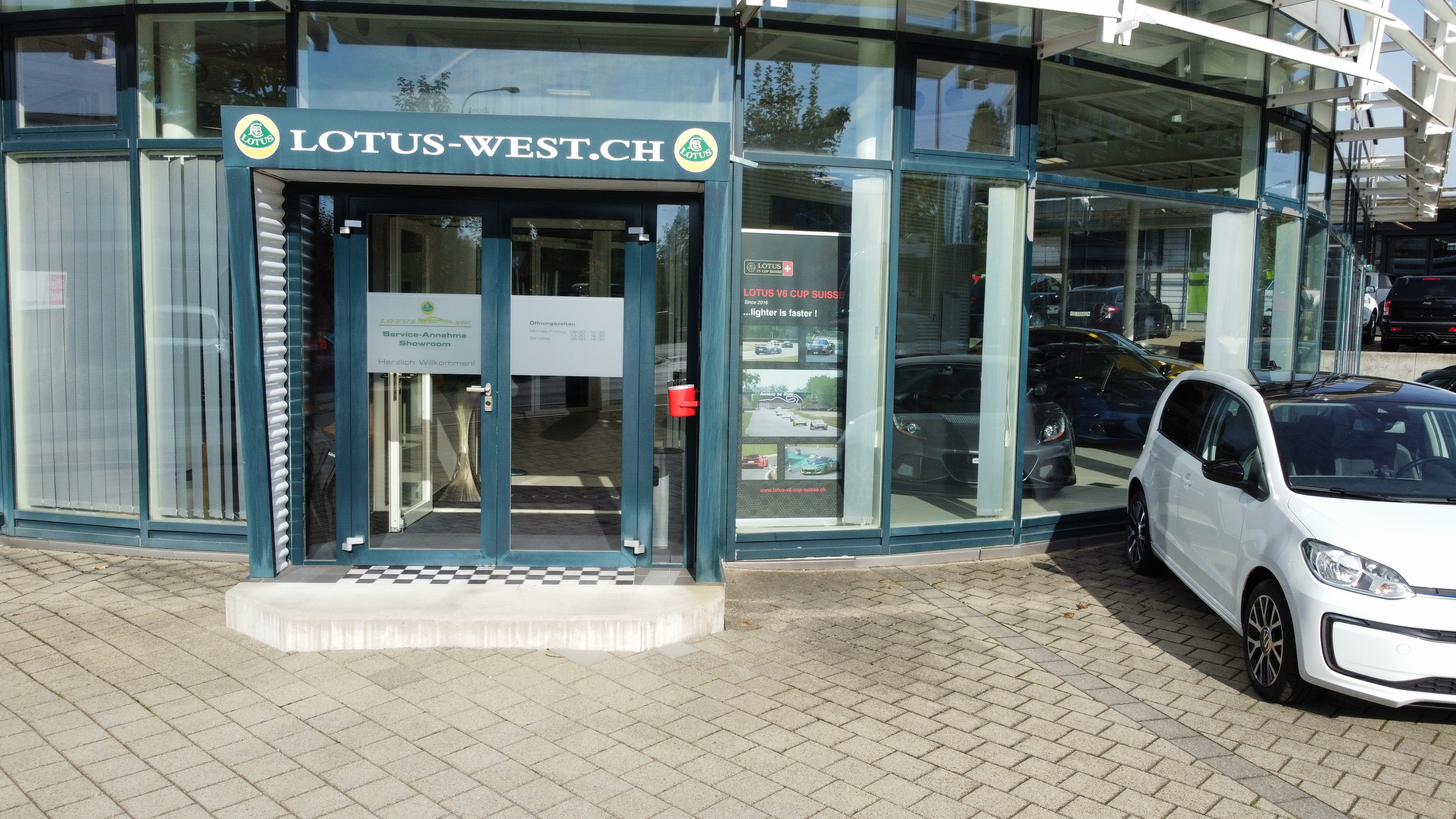 Auto-Zentrum West AG, Piccardstrasse 1 in St. Gallen