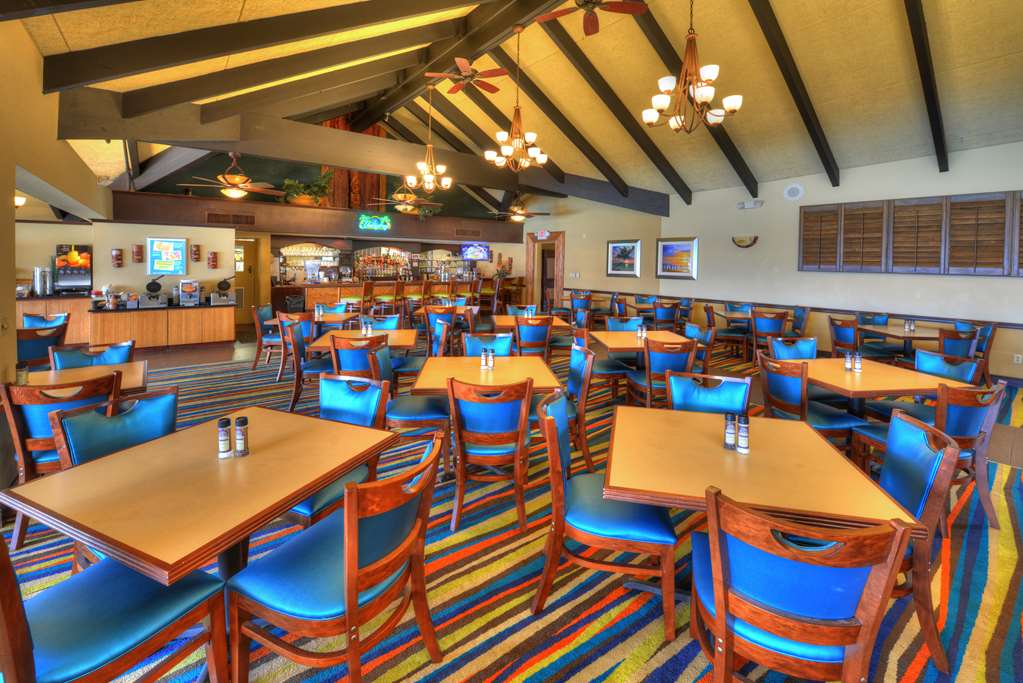 Breakfast Area perfect for a group or solo dining Best Western Aku Tiki Inn Daytona Beach (386)252-9631