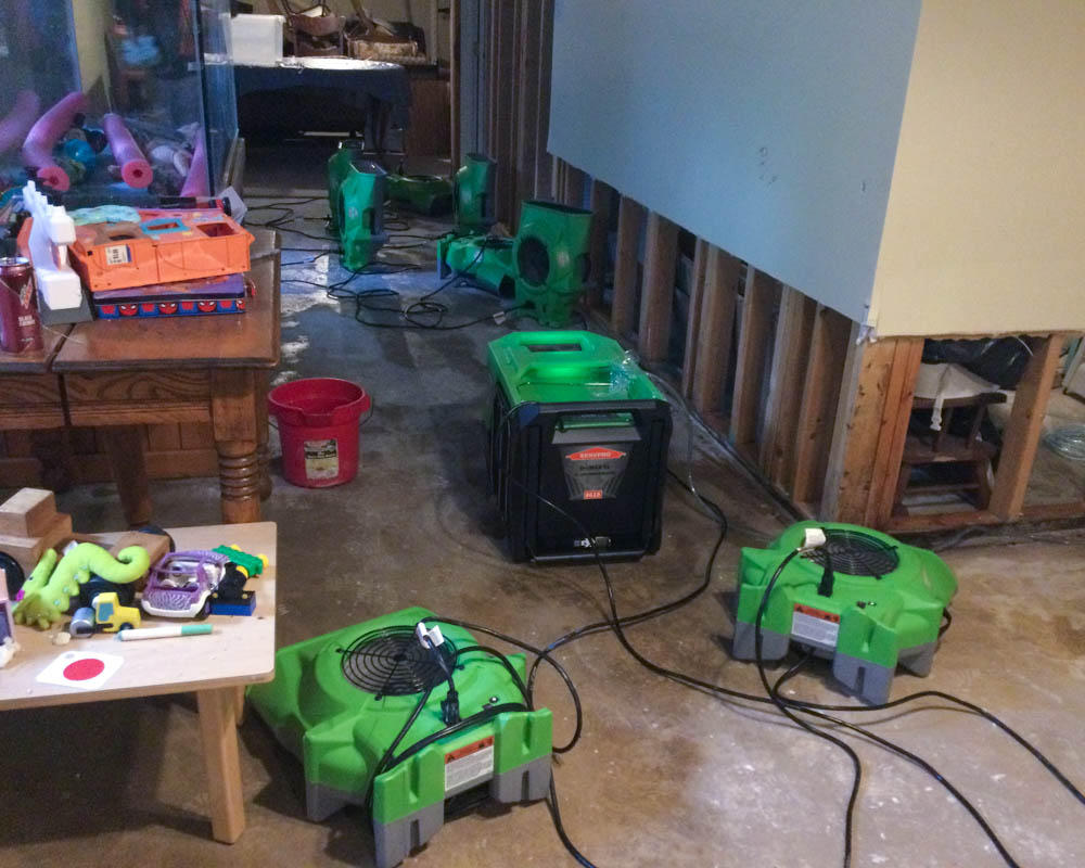 Local, full-service water restoration company SERVPRO of Central Schaumburg/West Bloomingdale. We offer flood and leak emergency services around-the-clock in Glendale Heights, IL.