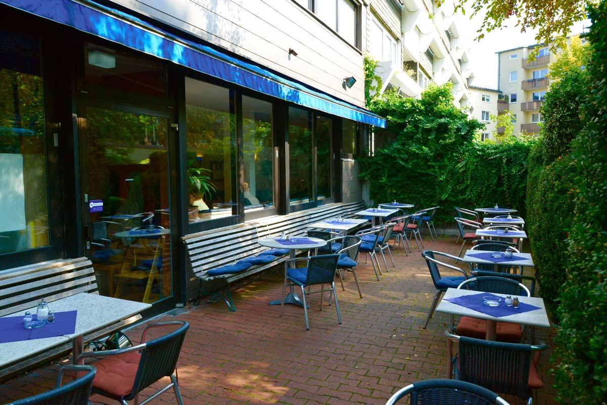 Sitzplätze Garten - Cafe | Weyerer Cafe GmbH | München