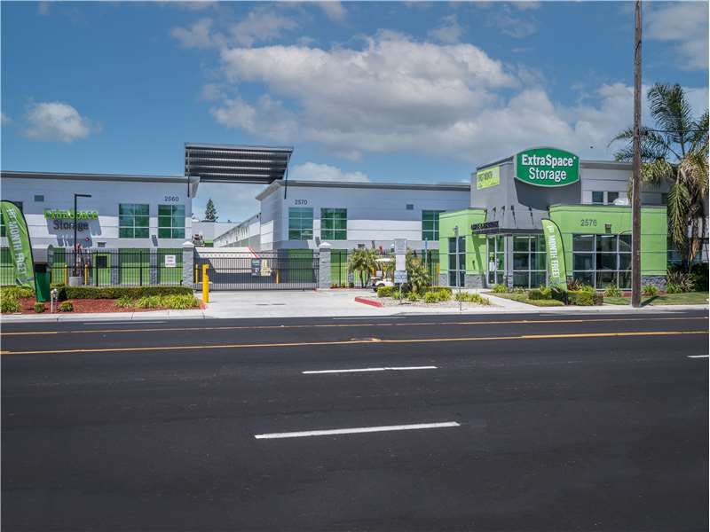 Alternate Beauty Image - Extra Space Storage at 2576 Scott Blvd, Santa Clara, CA 95050
