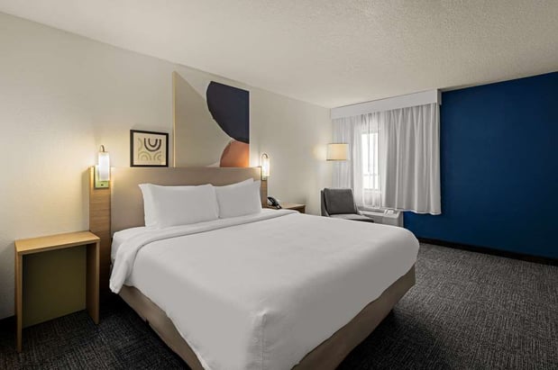 Images Spark by Hilton Fort Wayne