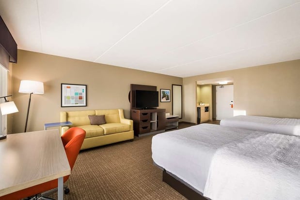 Images Hampton Inn McHenry