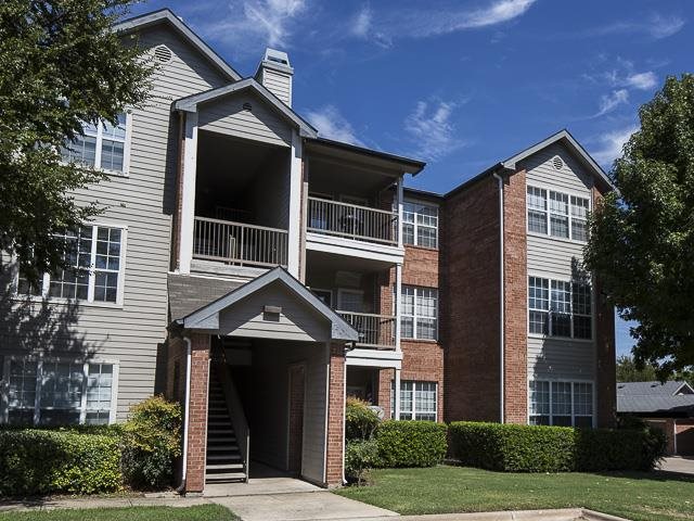 Landmark at Gleneagles Apartment Homes Photo