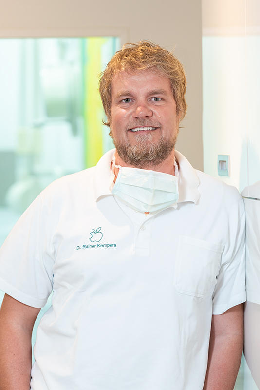 Dr. Rainer Kempers, MOM Implantologie, M.Sc. Implantology and Dental Surgery