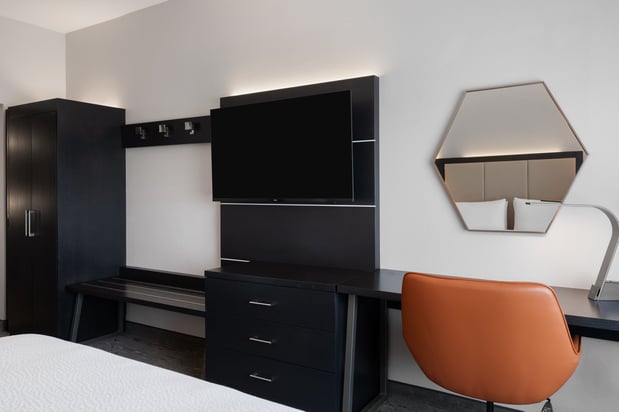 Images Holiday Inn Express & Suites Tampa East - Ybor City by IHG