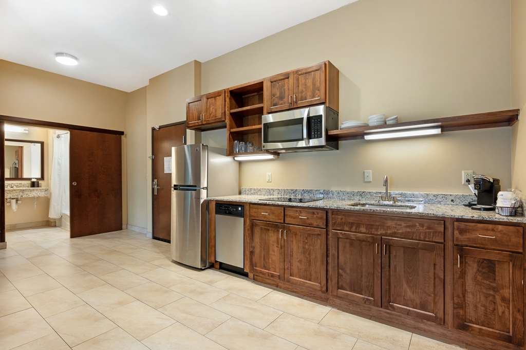 2 Queen Suite