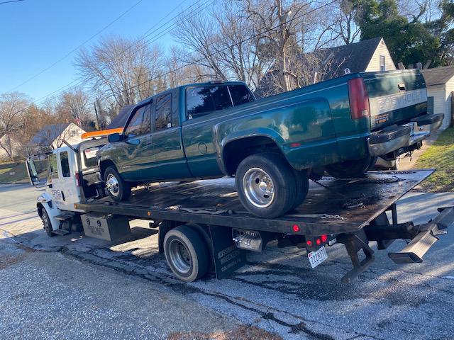 Quality Roadside Service and Towing Photo