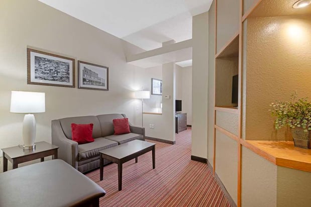 Images Best Western Plus Bradbury Inn & Suites