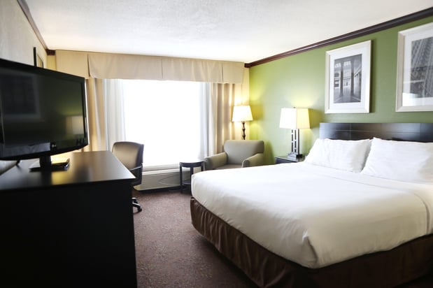 Images Holiday Inn Chicago Oakbrook by IHG