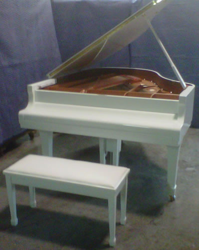Images Esquire Piano Inc.