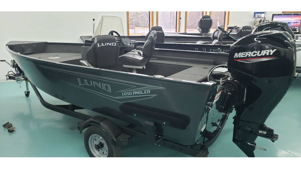 Staples Sports Lincoln Image