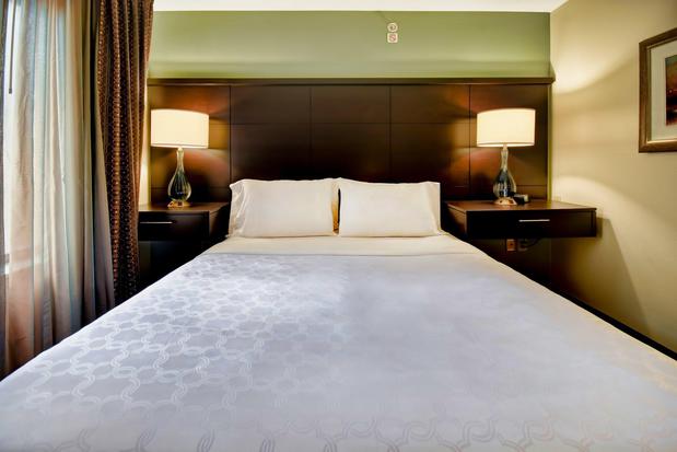 Images Staybridge Suites Middleton/Madison-West by IHG